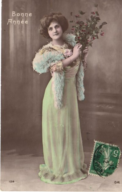 画像2: フランス　アンティークポストカード　水色のショールのマダム