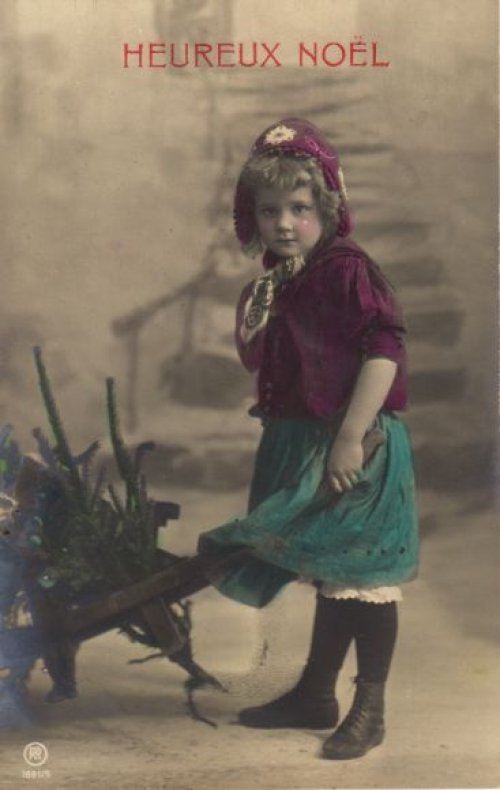 他の写真1: アンティークポストカード　もみの木を運ぶ少女