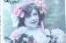 画像3: フランス　アンティークポストカード　いっぱいの薔薇を抱えた少女 (3)