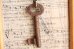 画像5: 古びたアンティークキー　蚤の市で見つけた幸せの古い鍵