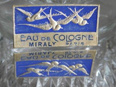 画像1: フランスアンティーク　パフュームラベル『MIRALY』ゴールドのツバメ