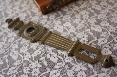 画像1: フランスアンティーク　飾りのついた鍵穴プレート