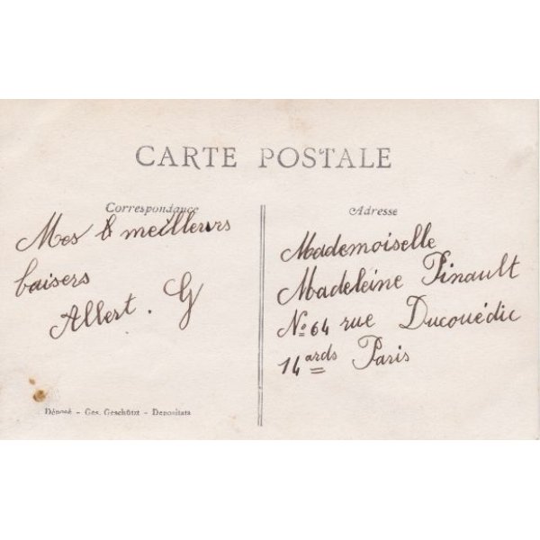 画像2: フランス　アンティークポストカード　いっぱいの薔薇を抱えた少女 (2)