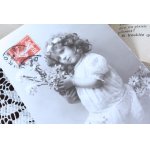 画像: フランス　アンティークポストカード　お花を持つ巻き毛の少女