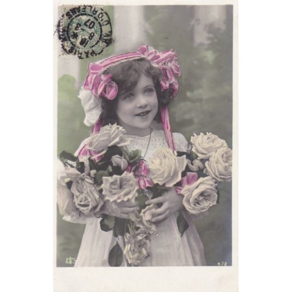 フランス アンティークポストカード いっぱいの薔薇を抱えた少女