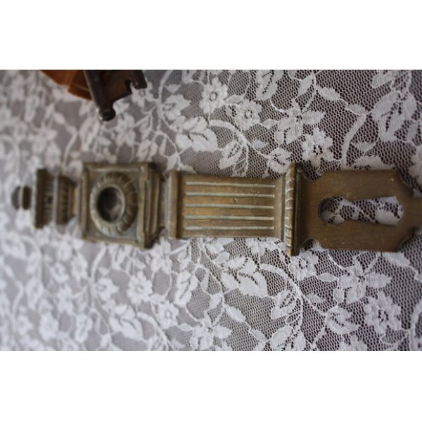 画像2: フランスアンティーク　飾りのついた鍵穴プレート (2)