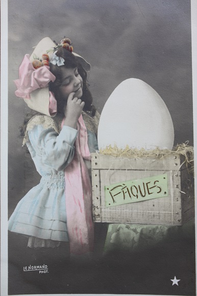 画像: フランス　アンティークのポストカード　イースターの日の少女　A