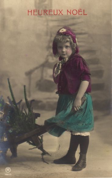 画像: アンティークポストカード　もみの木を運ぶ少女